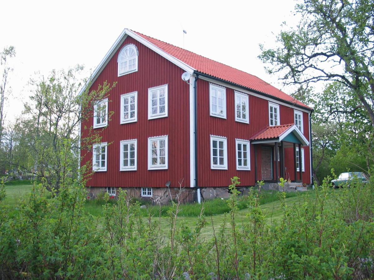 Spjutsbygds Gards Bed And Breakfast Rodeby Exterior photo
