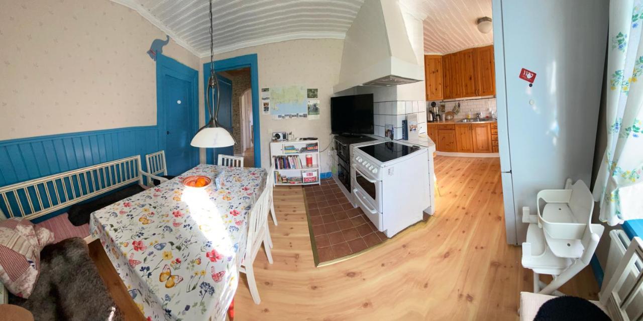 Spjutsbygds Gards Bed And Breakfast Rodeby Exterior photo